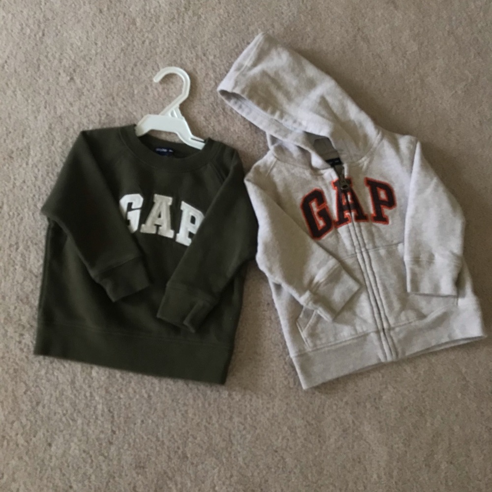 🌹 2 Baby Gap tops